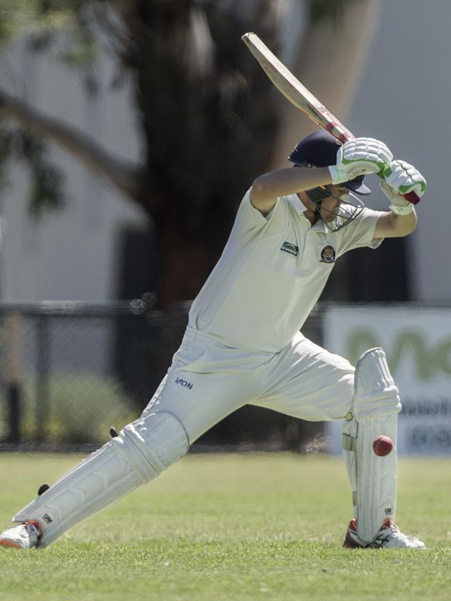 Seaford batsman Matt Roach leaves a ball alone outside off stump. Picture: Valeriu Campan