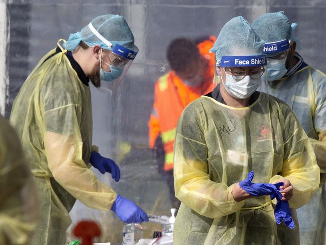 Workers at a testing site in Mernda at Woodland Waters Reserve. Picture: NCA NewsWire / Sarah Matray