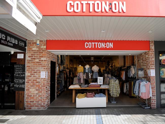 Cotton On empty in Cronulla Mall as the 500 coronavirus affects small business. Picture: AAP