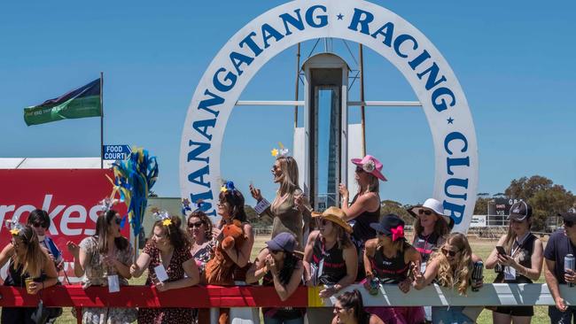 Crowds areturned out in force for the Manangatang Cup.