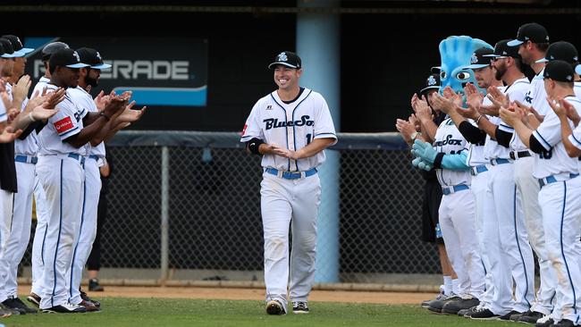 Trent Oeltjen with his Sydney Blue Sox team mates in January. Photo Joe Vella / SMP Images / ABL MEDIA.