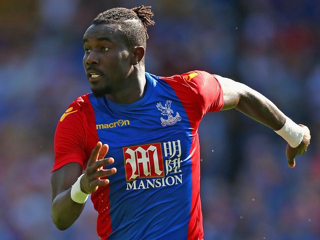 LONDON, ENGLAND - AUGUST 06: Pape Souare of Crystal Palace in action during the Pre Season Friendly match between Crystal Palace and Valencia at Selhurst Park on August 6, 2016 in London, England. (Photo by Christopher Lee/Getty Images)