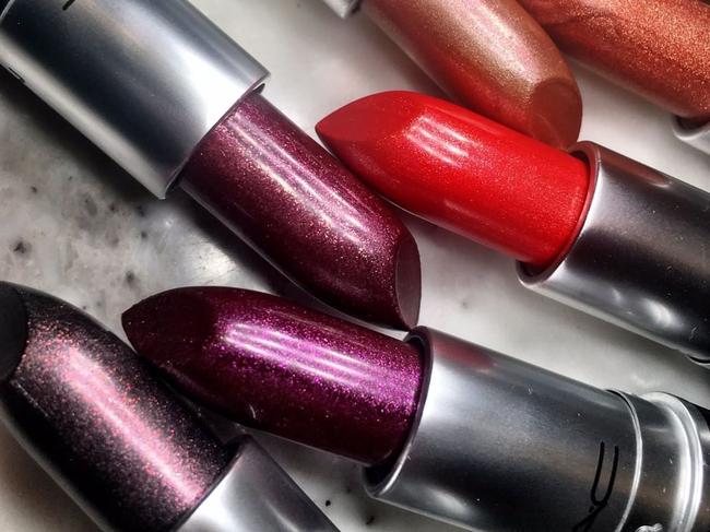 There will be three lipstick shades available.