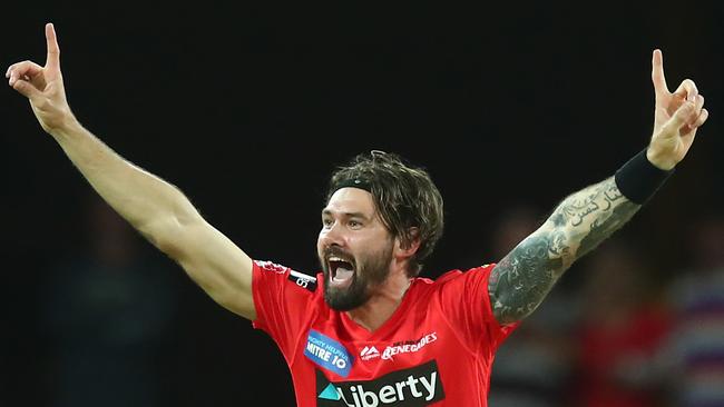 GOLD COAST, AUSTRALIA - DECEMBER 29: Kane Richardson of the Renegades appeals during the Big Bash League match between the Melbourne Renegades and the Sydney Sixers at Metricon Stadium, on December 29, 2020, in Gold Coast, Australia. (Photo by Chris Hyde/Getty Images)