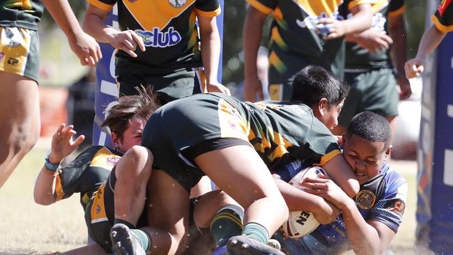 Michael Waqa of Albany Creek playing earlier in his career. He now plays for Redcliffe. (AAP Image/Regi Varghese)