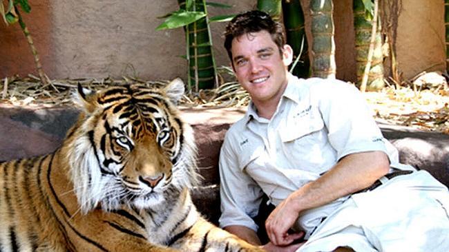 Shocking moment Australia Zoo tiger attacks