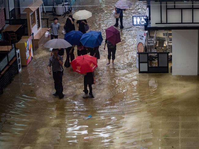 Typhoon Mangkhut pounds south China after killing dozens in Philippines ...