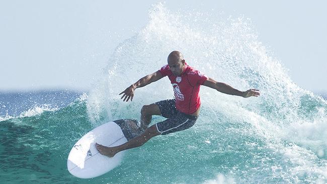 Kelly Slater winning his Round 2 heat at the Quiksilver Pro Gold Coast. Slater advanced into Round 3.