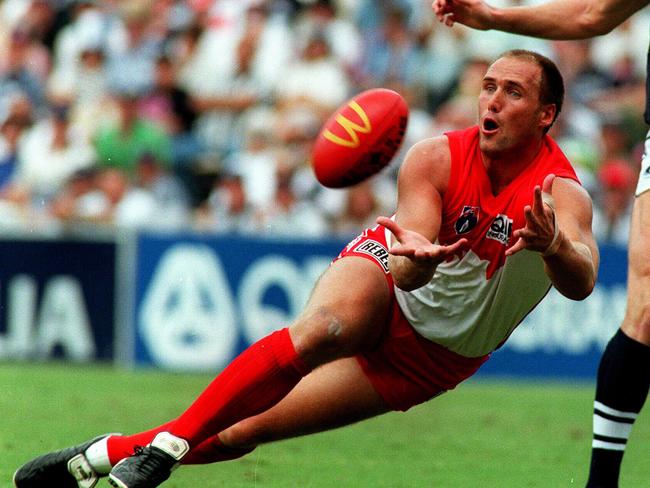 Swans full-forward Tony Lockett in 1998. Picture: Phil Hillyard