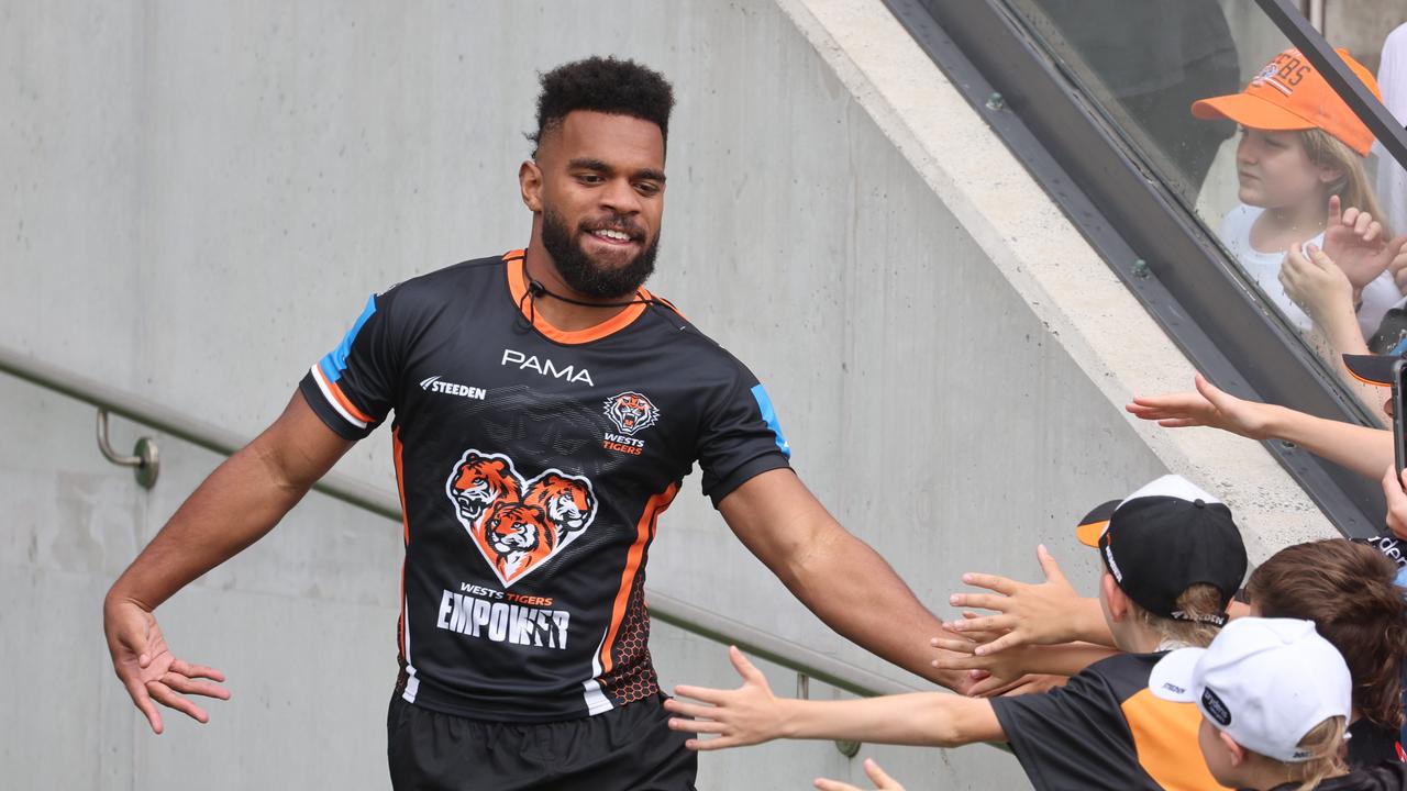 Tigers Recruit's 'Starstruck' Encounter with Benji: Unique Traits Compared to Cleary