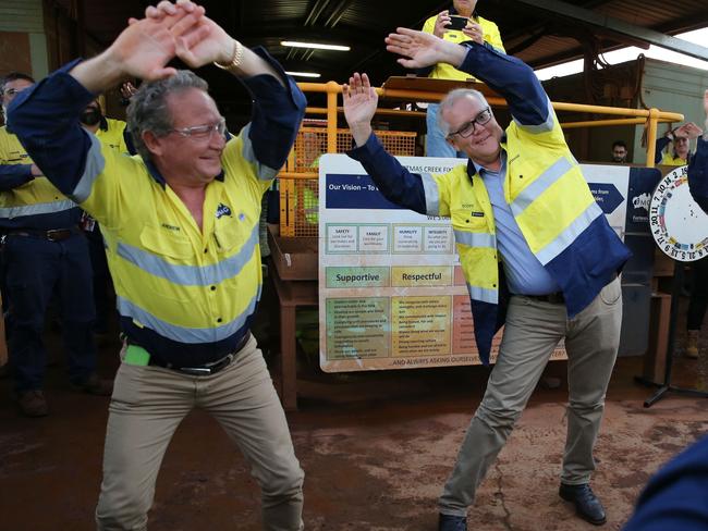 The Prime Minister of Australia, Scott Morrison, with Twiggy in the Pilbara. Picture: Justin Benson-Cooper.