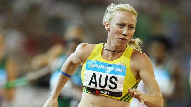 Athlete Tamsyn Lewis competes at the 2006 Melbourne Commonwealth Games.