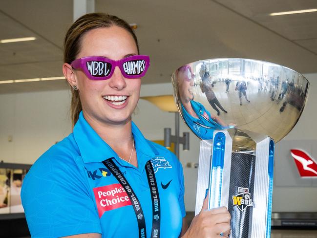 Adelaide Strikers WBBL team arrive back in Adelaide with the championship trophy in hand, on November 27th, 2022.Picture: Tom Huntley