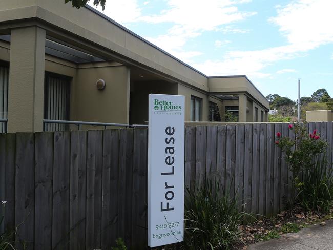 SYDNEY, AUSTRALIA - NewsWire Photos, SEPTEMBER, 28 2021: A view of a residential property with a For Lease sign on it in Wollstonecraft in Sydney's North Shore. As many as one-in-five home buyers are potentially borrowing more than six times their income, prompting the Treasurer to consider stepping in to crackdown on home loans.  Picture: NCA NewsWire / Gaye Gerard