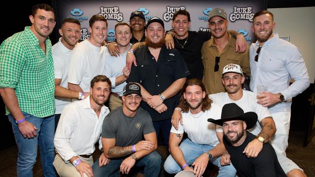 Brisbane Broncos players with US Country musician Luke Combs at his Brisbane Concert in 2023.