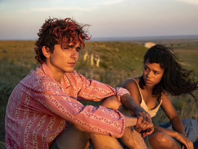 TimothÃƒÂ©e Chalamet (left) as Lee and Taylor Russell (right) as Maren in BONES AND ALL, directed by Luca Guadagnino, a Metro Goldwyn Mayer Pictures film.Credit: Yannis Drakoulidis / Metro Goldwyn Mayer PicturesÃ‚Â© 2022 Metro-Goldwyn-Mayer Pictures Inc.  All Rights Reserved.