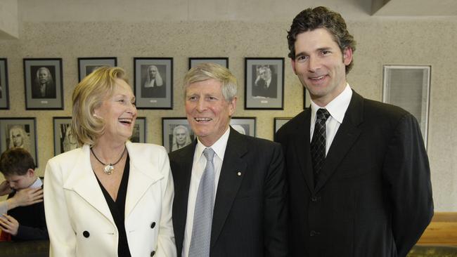 Robyn Gleeson, former Chief Justice Murray Gleeson and son-in-law Eric Bana.