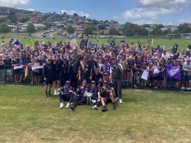 Hobart Hurricanes fans celebrate the grand final win