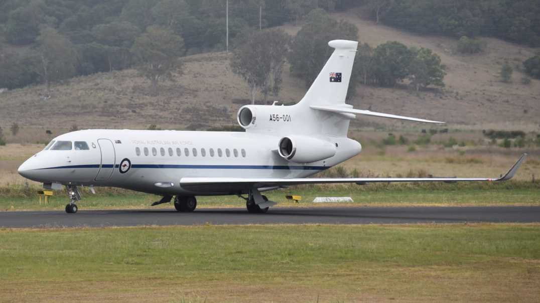 Governor General David Hurley flew into the Lismore Airport today ahead of his visit to bushfire-affected areas.