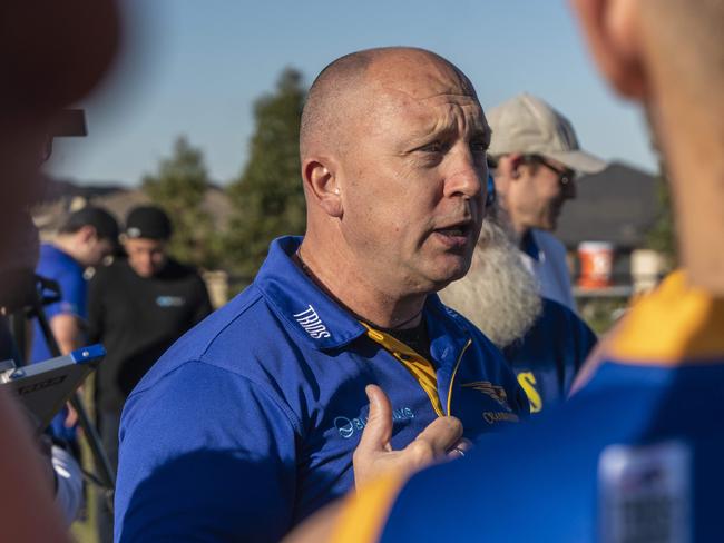 Cranbourne coach Steve O’Brien at the huddle.