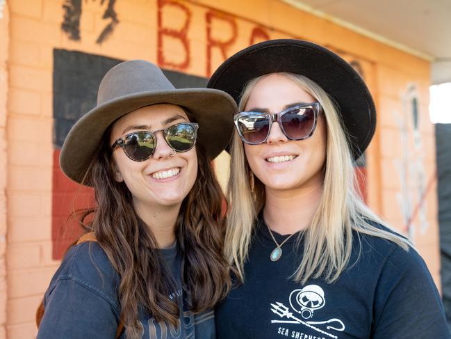 Morgan Faulkner from Darwin and Alex Loffel from the Sunshine Coast at the Barunga Festival. Picture: Che Chorley