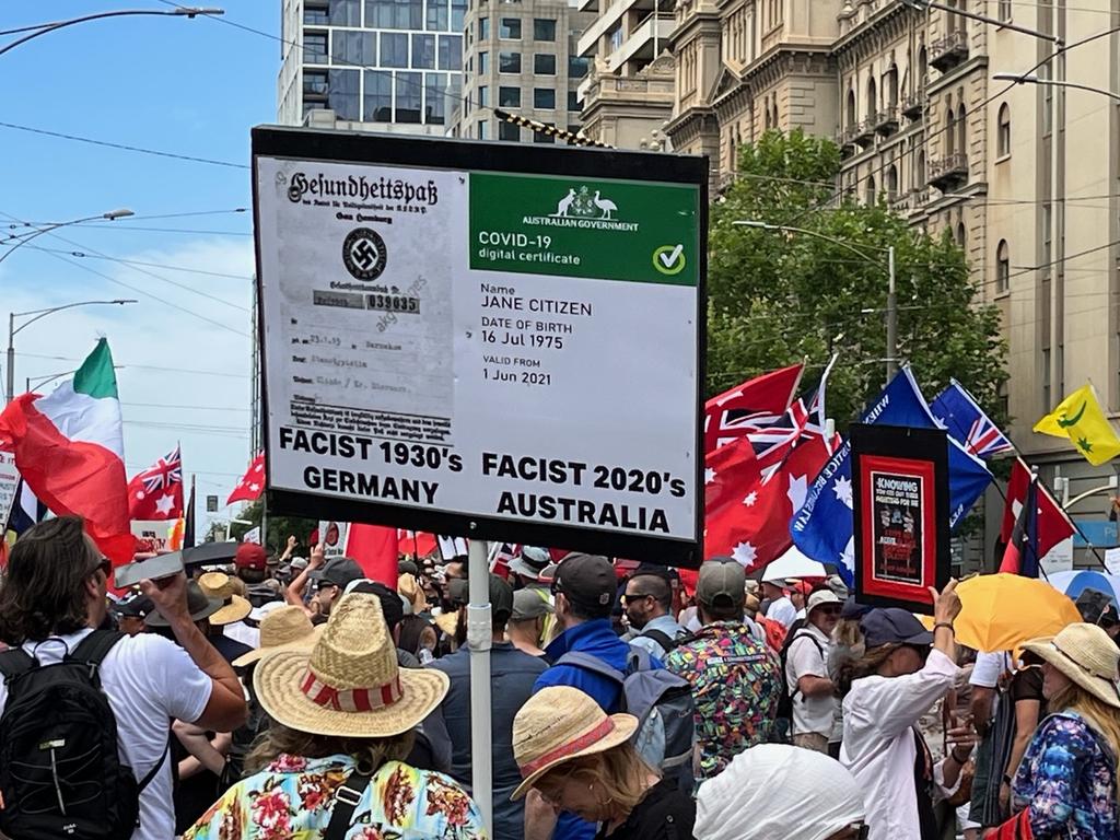 Hundreds of demonstrators have again taken to the street outside Parliament House in protest of the Victorian government’s pandemic bill and vaccine mandates. NCA NewsWire/Ian Currie,