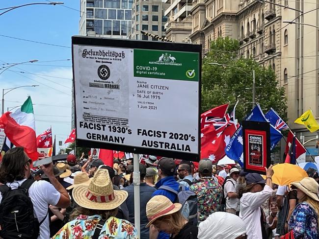 Hundreds of demonstrators have again taken to the street outside Parliament House in protest of the Victorian government’s pandemic bill and vaccine mandates. NCA NewsWire/Ian Currie,