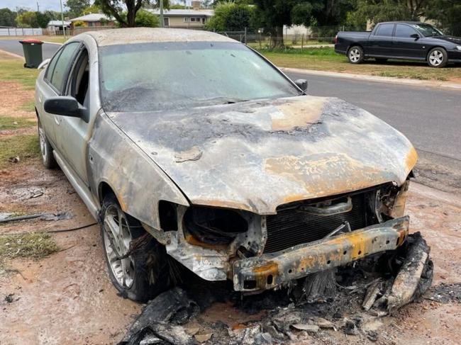 St George police on hunt for brazen arsonists