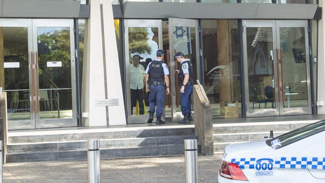 Police checking in on Sydney’s Central Synagogue on Saturday, after a Melbourne synagogue was firebombed the day before. Picture: Jeremy Piper