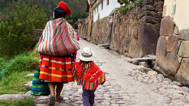 A Peruvian woman and child in the Sacred Valley.