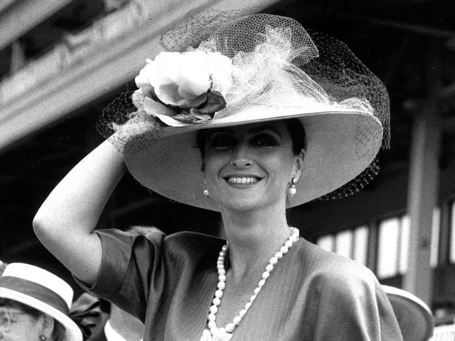 1990. Primrose Dunlop at the Melbourne Cup. (Racing fashion) [Herald Sun 07/11/1990]