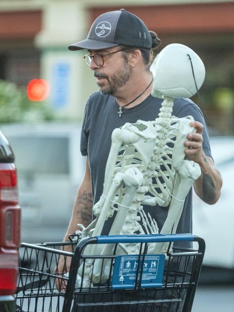 Grohl took his daughter Halloween shopping. Picture: WCP/Backgrid