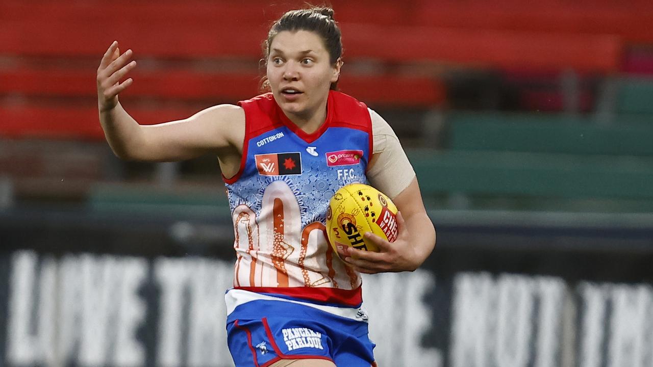 Kirsty Lamb was superb for Western Bulldogs in a bumper midfield battle.