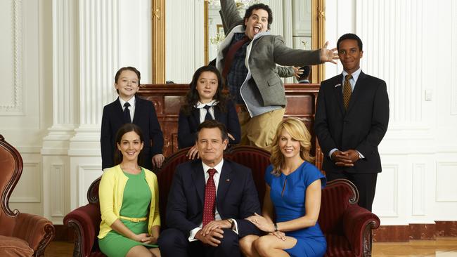 1600 Penn: (l-r) Benjamin Stockham as Xander, Martha MacIsaac as Becca (seated), Bill Pullman as President Dale Gilchrist (seated), Amara Miller as Marigold, Josh Gad as Skip, Jenna Elfman as Emily Gilchrist (seated) and Andre Holland as Marshall Malloy.