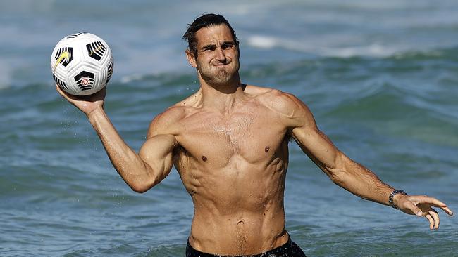 Josh Kennedy maybe 32 but he still has one of the best sporting bodies in the business.