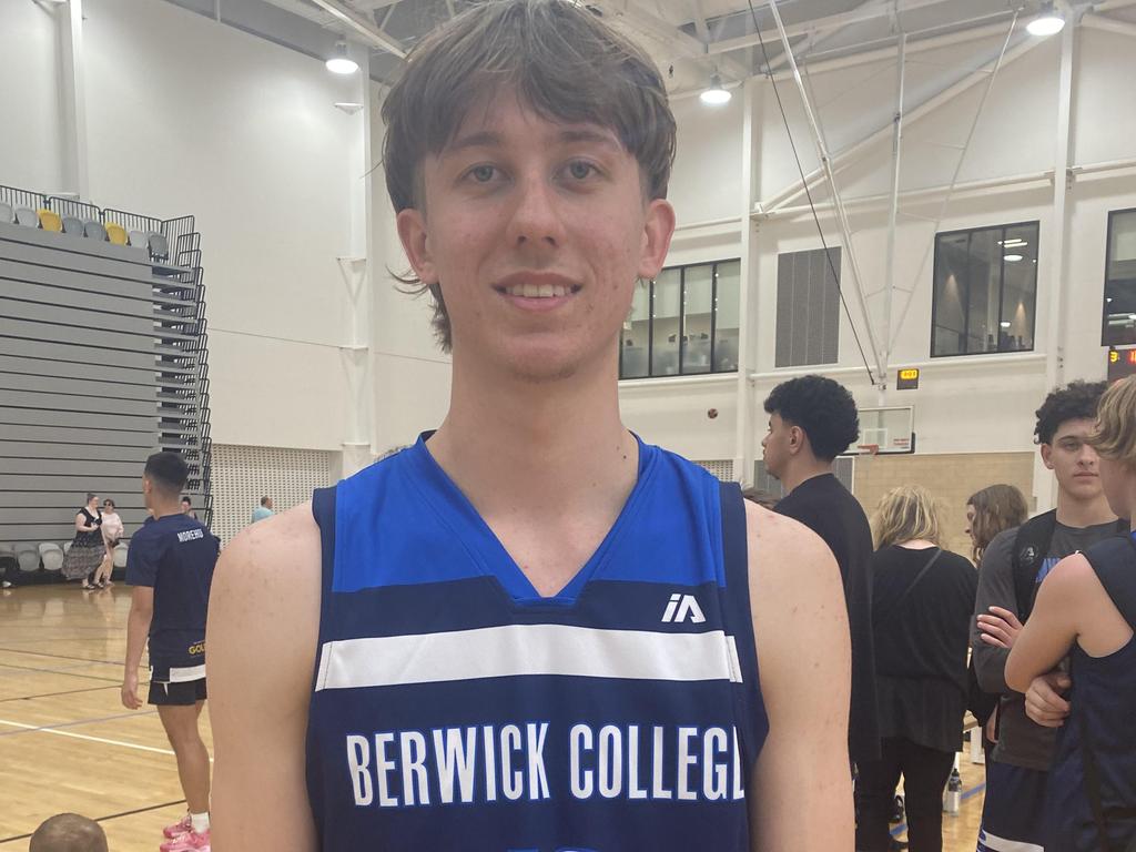 Berwick College U17 D1 Boys guard Luke Fennell.