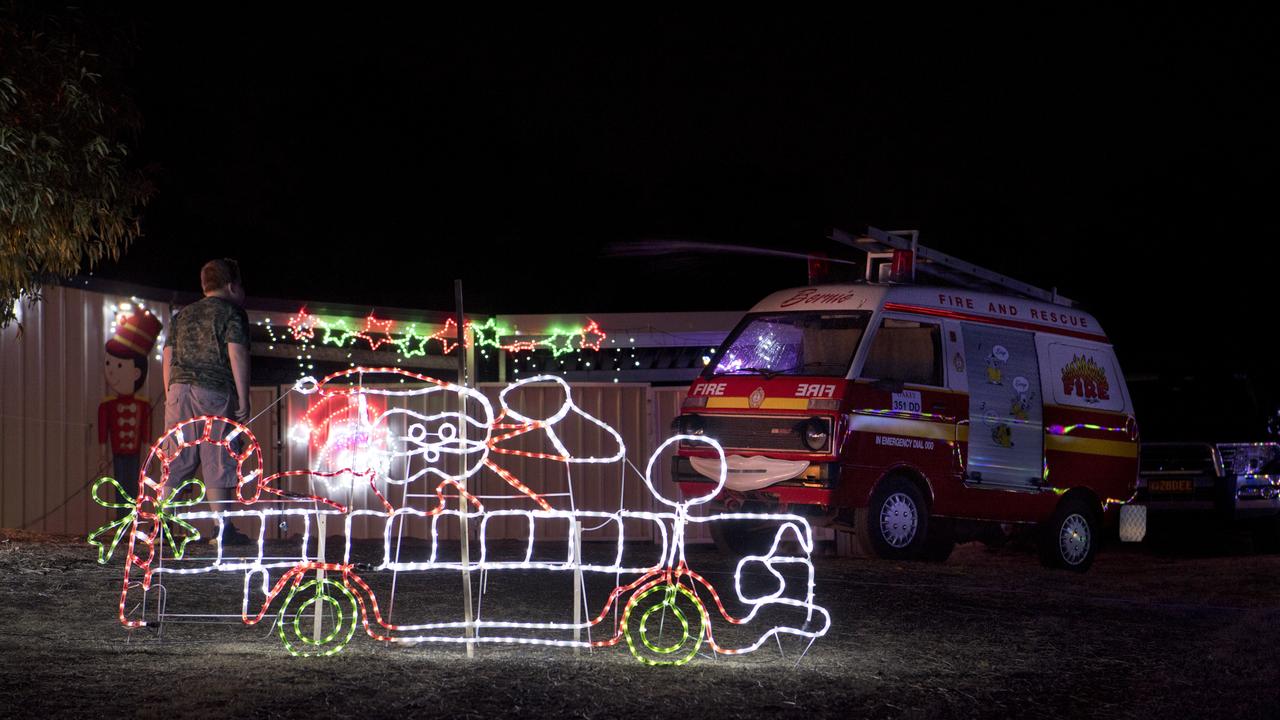 Michael and Dee Williamson's Roderick Drive entry in The Chronicle Christmas Lights Competition. Picture: Nev Madsen. Friday 13th Dec, 2019