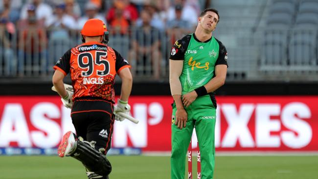 Daniel Worrall (right) of the Stars reacts during the Big Bash League (BBL) match between the Perth Scorchers and the Melbourne Stars at Optus Stadium in Perth, Sunday, February 3, 2019. (AAP Image/Richard Wainwright) NO ARCHIVING, EDITORIAL USE ONLY, IMAGES TO BE USED FOR NEWS REPORTING PURPOSES ONLY, NO COMMERCIAL USE WHATSOEVER, NO USE IN BOOKS WITHOUT PRIOR WRITTEN CONSENT FROM AAP