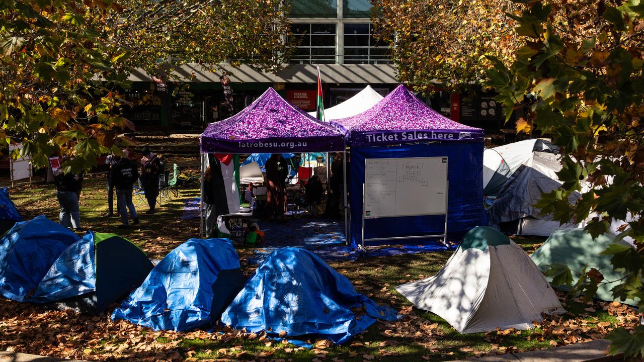 Jewish groups slam uni response