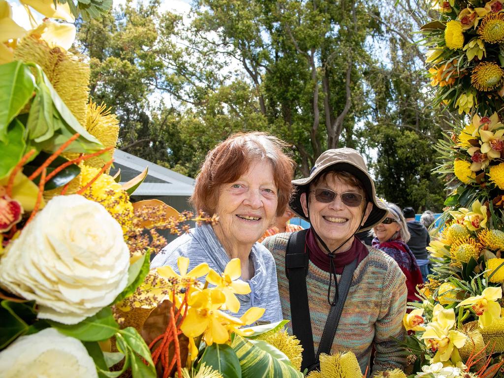 Marian Mitchell, from Melbourne and Susan Bradshaw. Festival of Food and Wine, Queens Park, Toowoomba Carnival of Flowers. Saturday September 10, 2022 Picture: Bev Lacey
