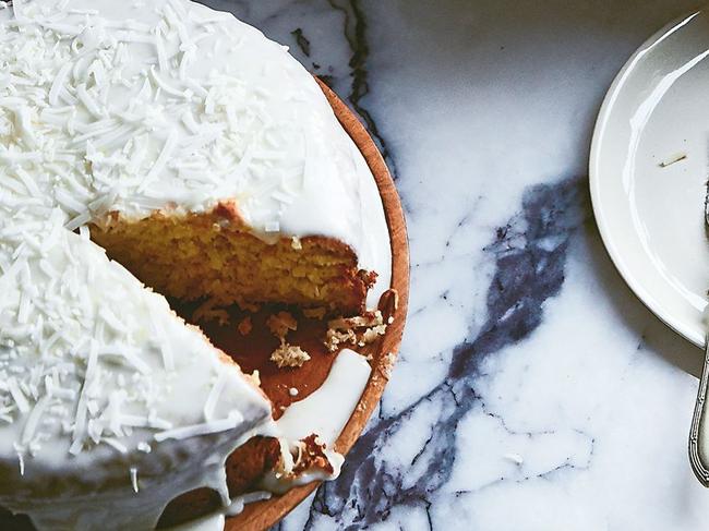 Healthy cakes: Banana and coconut cake.