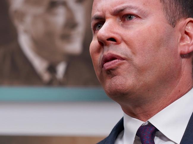 Australian Federal Treasurer Josh Frydenberg speaks to the media during a press conference in Melbourne, Thursday, January 10, 2019. (AAP Image/Alex Murray) NO ARCHIVING