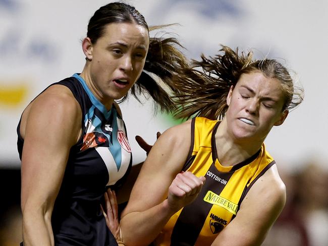 MELBOURNE, AUSTRALIA - OCTOBER 08: Indy Tahau of the Power in action during the round seven AFLW match between the Hawthorn Hawks and the Port Adelaide Power at SkyBus Stadium on October 08, 2022 in Melbourne, Australia. (Photo by Jonathan DiMaggio/AFL Photos/via Getty Images)