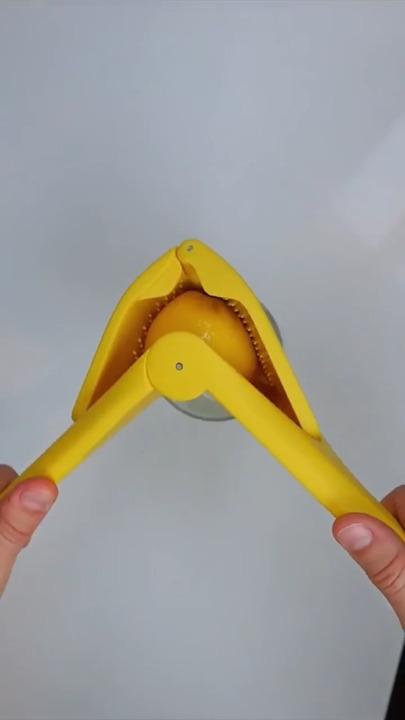 Viral kitchen gadget revolutionises the way you squeeze citrus