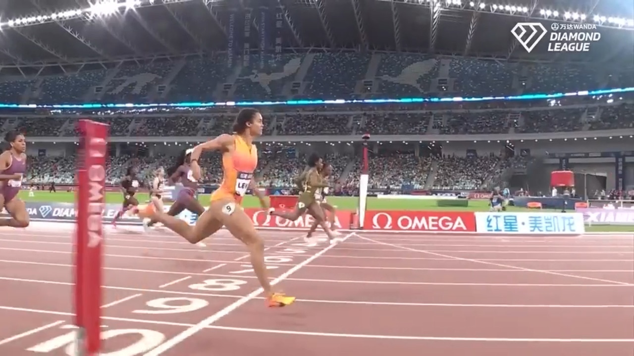 Torrie Lewis stuns superstar Sha’Carri Richardson in the 200 metres