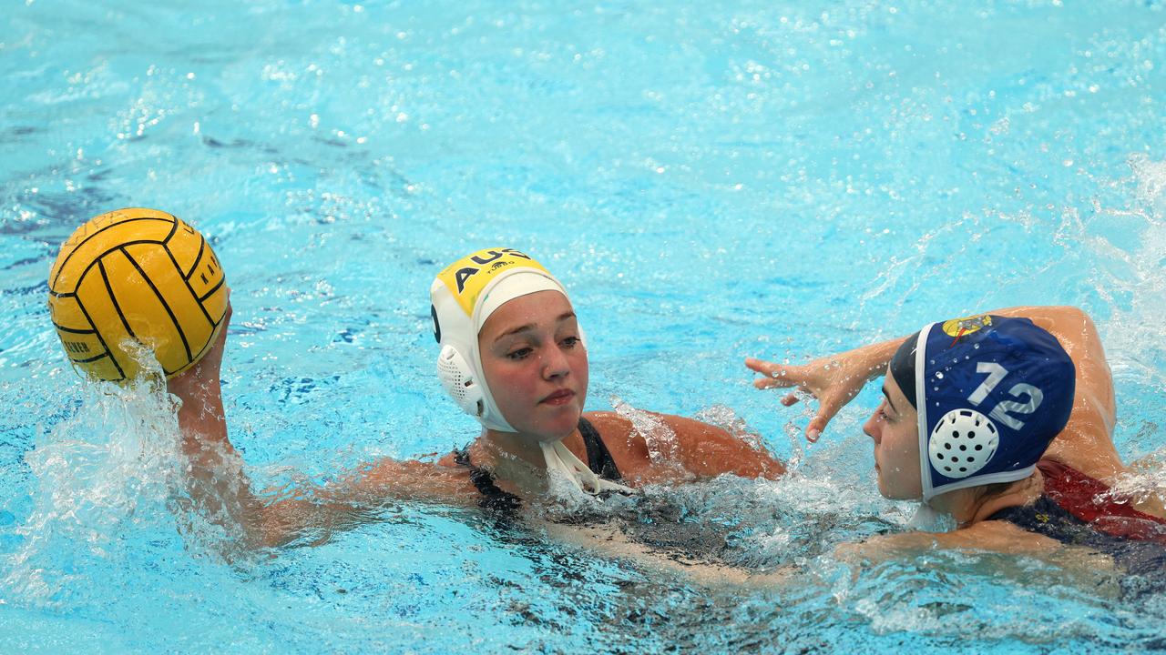 <p>Chelsea Isaac of the Youth Barbarians under pressure from Olivia Scamoni of South Australia.</p>