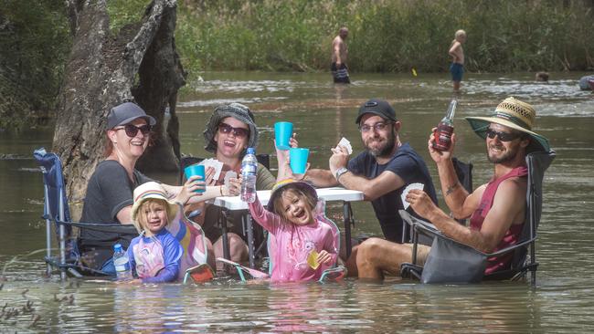 The Poppel clan and other holidaymakers relax on the Loddon River, at Baringhup. Picture: Rob Leeson