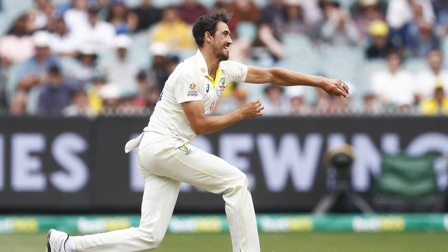 Mitchell Starc runs out Keshav Maharaj.