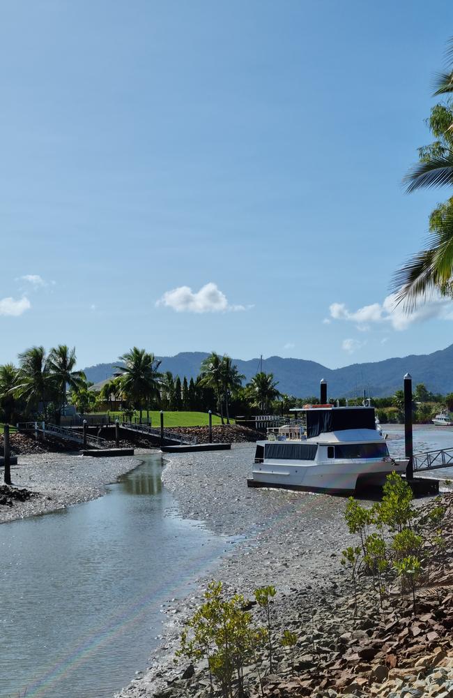 LOW TIDE AT PORT HINCHINBROOK. Gail Taifalos