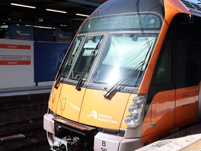 SYDNEY, AUSTRALIA - NewsWire Photos October 5, 2021: NSW Train drivers were on strike today over pay and conditions. Picture: NCA NewsWire / David Swift